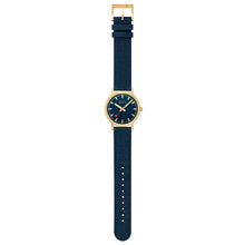 Laden Sie das Bild in den Galerie-Viewer, Mondaine Unisex Uhr Classic Armbanduhr 36 mm A660.30314.40SBQ Textil