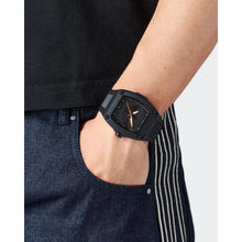 Laden Sie das Bild in den Galerie-Viewer, Adidas Unisex Uhr CITY TECH FIVE Kunststoff schwarz AOFH25509