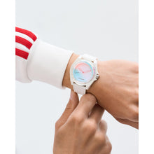 Laden Sie das Bild in den Galerie-Viewer, Adidas Unisex Uhr PROJECT FOUR SOLAR Kunststoff weiß AOST25532