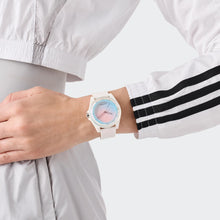 Laden Sie das Bild in den Galerie-Viewer, Adidas Unisex Uhr PROJECT FOUR SOLAR Kunststoff weiß AOST25532
