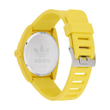 Laden Sie das Bild in den Galerie-Viewer, Adidas Unisex Uhr PROJECT THREE Kunststoff gelb AOST25542