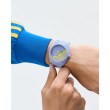 Laden Sie das Bild in den Galerie-Viewer, Adidas Unisex Uhr PROJECT THREE Kunststoff lila AOST25543