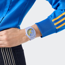 Laden Sie das Bild in den Galerie-Viewer, Adidas Unisex Uhr PROJECT THREE Kunststoff lila AOST25543
