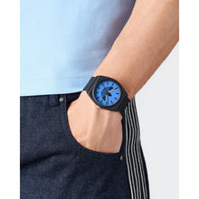 Laden Sie das Bild in den Galerie-Viewer, Adidas Unisex Uhr PROJECT TWO Kunststoff schwarz AOST25547