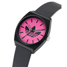 Laden Sie das Bild in den Galerie-Viewer, Adidas Unisex Uhr PROJECT TWO Kunststoff schwarz AOST25548