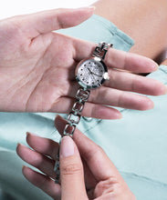Laden Sie das Bild in den Galerie-Viewer, Guess Damen Uhr Armbanduhr LADY G GW0549L1 Edelstahl silber