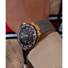 Laden Sie das Bild in den Galerie-Viewer, Guess Herren Uhr Armbanduhr R2 GW0803G1 Silikon