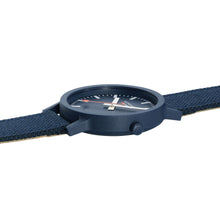 Laden Sie das Bild in den Galerie-Viewer, Mondaine Unisex Uhr Armbanduhr 41 mm MS1.41140.LD Essence Textil