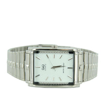 Laden Sie das Bild in den Galerie-Viewer, Q&Q by Citizen Herren Uhr Q408-201Y