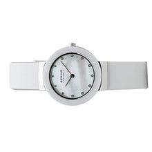 Laden Sie das Bild in den Galerie-Viewer, Bering Damen Uhr Armbanduhr Slim Classic - 11429-604 Leder