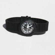 Laden Sie das Bild in den Galerie-Viewer, Hip Hop Uhr Armbanduhr Silikonuhr Numbers schwarz HWU0128