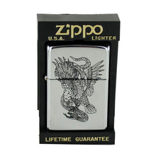 Laden Sie das Bild in den Galerie-Viewer, Zippo Feuerzeug Modell 250 Design Dragon 2 sw