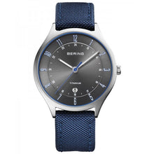 Laden Sie das Bild in den Galerie-Viewer, Bering Herren Uhr Armbanduhr Titan Ultra Slim - 11739-873-1Textil