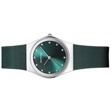 Laden Sie das Bild in den Galerie-Viewer, Bering Damen Uhr Armbanduhr Slim Classic - 12927-808 Meshband