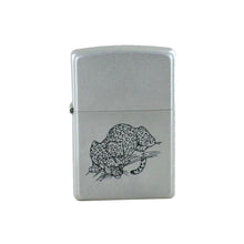 Laden Sie das Bild in den Galerie-Viewer, Zippo Feuerzeug Modell 205 Regular JAGUAR