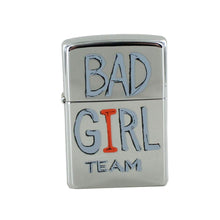 Laden Sie das Bild in den Galerie-Viewer, Zippo Feuerzeug Modell 250 BAD GIRL TEAM