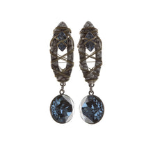 Laden Sie das Bild in den Galerie-Viewer, Konplott Ohrringe Ohrhänger Mad Max blau silber