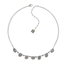 Laden Sie das Bild in den Galerie-Viewer, Konplott Kette Collier Melody Drops white grey silber