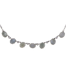 Laden Sie das Bild in den Galerie-Viewer, Konplott Kette Collier Melody Drops white grey silber