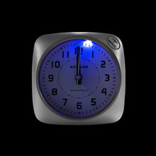 Laden Sie das Bild in den Galerie-Viewer, ATRIUM Wecker Analog Quarz Funkwecker A610-19 Alarm Snooze Licht silber