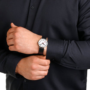 Mondaine Unisex Uhr Classic Armbanduhr 36 mm A660.30314.11SBBV Leder