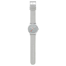 Laden Sie das Bild in den Galerie-Viewer, Mondaine Herren Uhr Classic Armbanduhr 40 mm A660.30360.80SBH Textil
