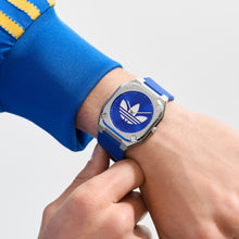 Laden Sie das Bild in den Galerie-Viewer, Adidas Unisex Uhr City Tech Silikon blau AOFH25009