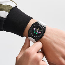 Laden Sie das Bild in den Galerie-Viewer, Adidas Unisex Uhr City Tech Silikon weiss AOFH25010