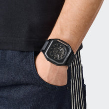 Laden Sie das Bild in den Galerie-Viewer, Adidas Unisex Uhr CITY TECH SIX SST Silikon schwarz AOFH26015