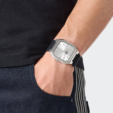 Laden Sie das Bild in den Galerie-Viewer, Adidas Unisex Uhr CITY TECH SQUARE Silikon schwarz AOFH26513