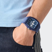 Laden Sie das Bild in den Galerie-Viewer, Adidas Unisex Uhr CITY TECH FIVE Kunststoff blau AOFH26530
