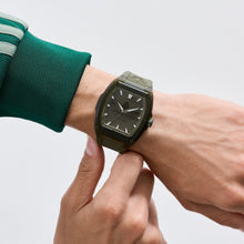 Laden Sie das Bild in den Galerie-Viewer, Adidas Unisex Uhr CITY TECH FIVE Kunststoff grün AOFH26531