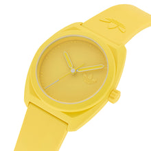 Laden Sie das Bild in den Galerie-Viewer, Adidas Unisex Uhr PROJECT THREE Keramik gelb AOST24054