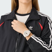 Laden Sie das Bild in den Galerie-Viewer, Adidas Unisex Uhr PROJECT FOUR Kunststoff weiß AOST24570-1