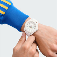 Laden Sie das Bild in den Galerie-Viewer, Adidas Unisex Uhr PROJECT FOUR Kunststoff weiß AOST24570-1