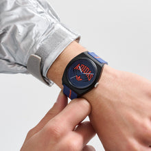 Laden Sie das Bild in den Galerie-Viewer, Adidas Unisex Uhr PROJECT TWO Kunststoff schwarz blau AOST25037