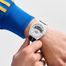 Laden Sie das Bild in den Galerie-Viewer, Adidas Unisex Uhr PROJECT TWO Kunststoff weiß schwarz AOST25038