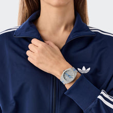 Laden Sie das Bild in den Galerie-Viewer, Adidas Unisex Uhr PROJECT TWO Kunststoff grau AOST26028