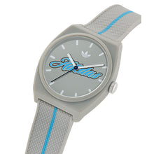 Laden Sie das Bild in den Galerie-Viewer, Adidas Unisex Uhr PROJECT TWO Kunststoff grau AOST26028