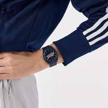 Laden Sie das Bild in den Galerie-Viewer, Adidas Unisex Uhr PROJECT TWO Kunststoff blau AOST26030