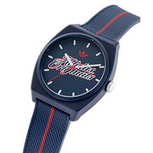 Laden Sie das Bild in den Galerie-Viewer, Adidas Unisex Uhr PROJECT TWO Kunststoff blau AOST26030
