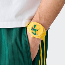Laden Sie das Bild in den Galerie-Viewer, Adidas Unisex Uhr PROJECT THREE Keramik gelb AOST26045
