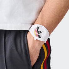 Laden Sie das Bild in den Galerie-Viewer, Adidas Unisex Uhr PROJECT THREE Keramik weiß AOST26047
