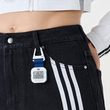 Laden Sie das Bild in den Galerie-Viewer, Adidas Unisex Uhr Digital ADAPTIK ONE Silikon blau AOST26518