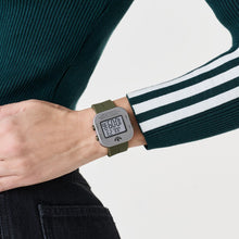 Laden Sie das Bild in den Galerie-Viewer, Adidas Unisex Uhr Digital ADAPTIK ONE Silikon grün AOST26521