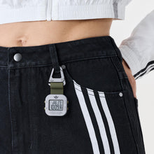 Laden Sie das Bild in den Galerie-Viewer, Adidas Unisex Uhr Digital ADAPTIK ONE Silikon grün AOST26521