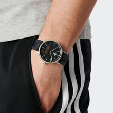 Laden Sie das Bild in den Galerie-Viewer, Adidas Unisex Uhr CODE ONE Silikon schwarz AOSY24047