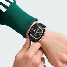 Laden Sie das Bild in den Galerie-Viewer, Adidas Unisex Uhr RETRO WAVE TWO CHRONO Silikon schwarz AOSY24533