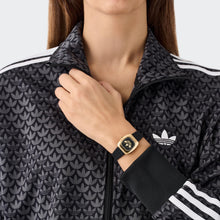 Laden Sie das Bild in den Galerie-Viewer, Adidas Damen Uhr RETRO WAVE ONE XS Silikon schwarz AOSY26004
