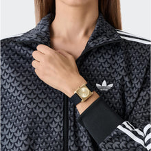 Laden Sie das Bild in den Galerie-Viewer, Adidas Unisex Uhr RETRO POP FOUR Silikon schwarz AOSY26503
